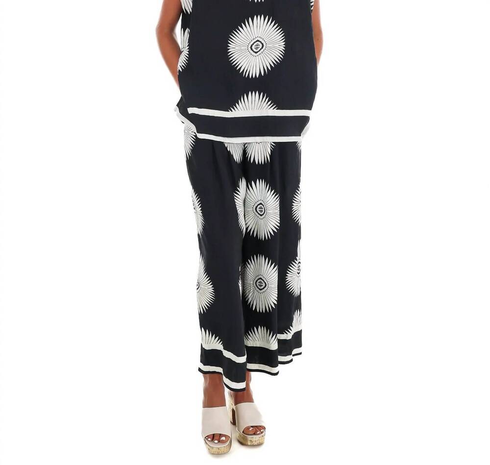 NEW UMGEE women's weekend gallery abstract top in black - Picture 9 of 9